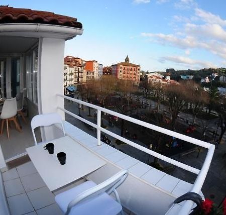 Apartamentos Urdaibai 5 بيرميو المظهر الخارجي الصورة